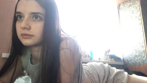 Snapshot of daphnesterlace chatting on 03/12/26, 01:17 Emilia online show from 03/12/26, 01:17