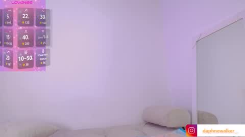 Daphne online show from 10/24/25, 11:17