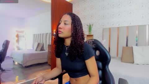 Snapshot of daphnne_tay chatting on 09/19/25, 03:08 dhapnne online show from 09/19/25, 03:08