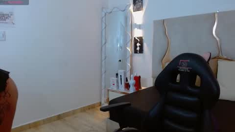 Snapshot of daphnne_tay chatting on 09/23/25, 03:42 dhapnne online show from 09/23/25, 03:42