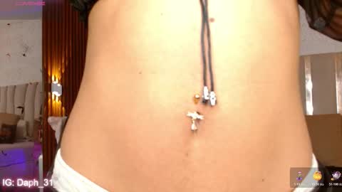 Snapshot of daphnne_tay chatting on 11/06/25, 03:29 dhapnne online show from 11/06/25, 03:29