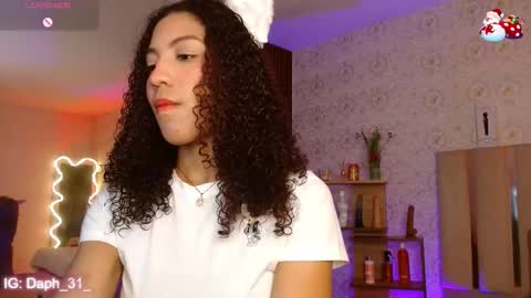 Snapshot of daphnne_tay chatting on 11/09/25, 03:38 dhapnne online show from 11/09/25, 03:38