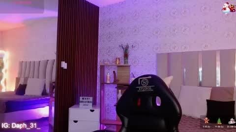 Snapshot of daphnne_tay chatting on 11/18/25, 03:34 dhapnne online show from 11/18/25, 03:34