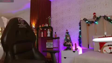 Snapshot of daphnne_tay chatting on 12/05/25, 03:48 dhapnne online show from 12/05/25, 03:48