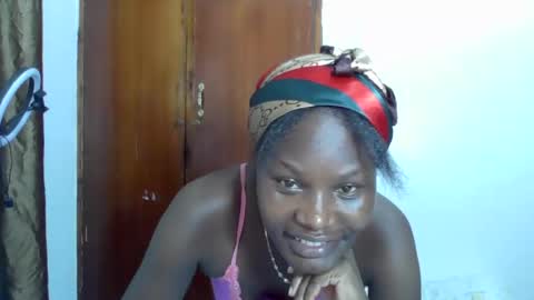 ESTHER online show from 11/08/25, 07:23