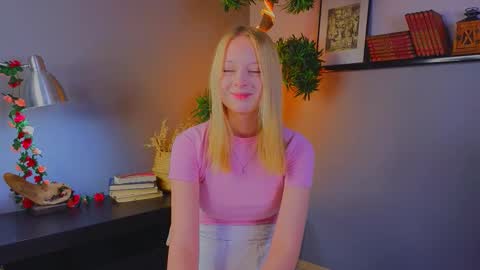 Snapshot of darceyheyd chatting on 11/08/25, 03:18 Kami online show from 11/08/25, 03:18