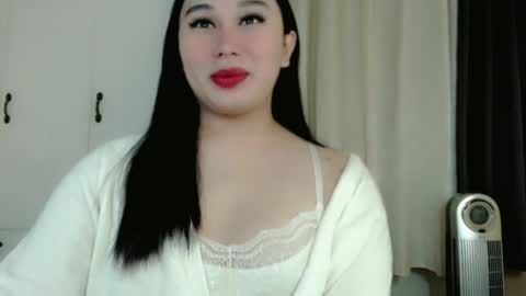 Snapshot of darcy_world chatting on 12/12/24, 07:26 DARCY online show from 12/12/24, 07:26