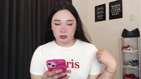 Snapshot of darcy_world chatting on 10/22/25, 05:19 DARCY online show from 10/22/25, 05:19