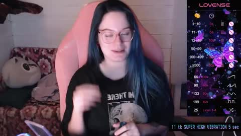 Snapshot of darcyie1ove chatting on 01/07/25, 06:56 Darcy online show from 01/07/25, 06:56