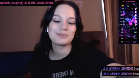 Snapshot of darcyie1ove chatting on 10/05/25, 01:42 Darcy online show from 10/05/25, 01:42