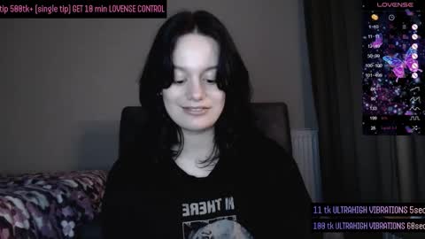 Snapshot of darcyie1ove chatting on 10/11/25, 03:21 Darcy online show from 10/11/25, 03:21