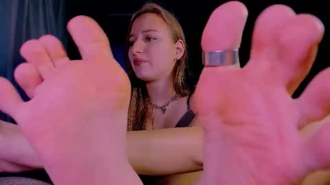 Snapshot of darcysiren chatting on 11/25/25, 10:04 Darcy Siren online show from 11/25/25, 10:04