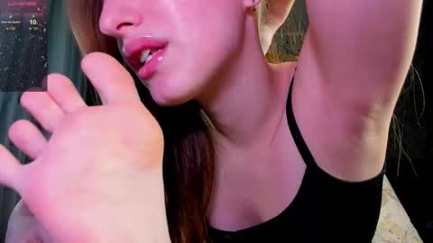 Snapshot of darcysiren chatting on 12/15/25, 09:24 Darcy Siren online show from 12/15/25, 09:24