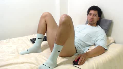 Snapshot of darekgates chatting on 01/16/25, 12:42 Darekgates online show from 01/16/25, 12:42