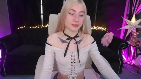 Snapshot of dariadelly chatting on 05/24/26, 02:00 dariadelly online show from 05/24/26, 02:00