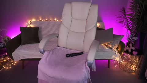 Snapshot of dariadelly chatting on 05/26/26, 02:24 dariadelly online show from 05/26/26, 02:24