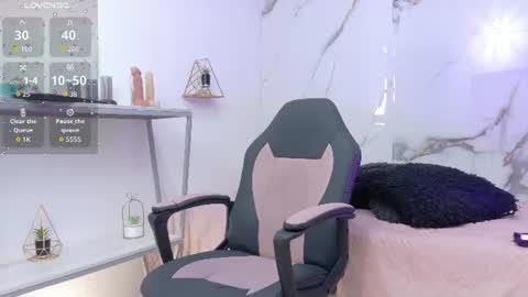 Dariah online show from 07/24/26, 08:40