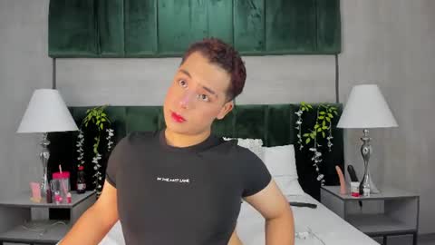 Darian  online show from 06/17/26, 08:32