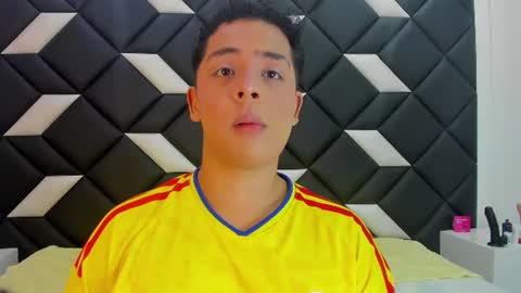 Snapshot of darian_laforteza chatting on 06/27/26, 04:56 Darian online show from 06/27/26, 04:56