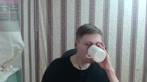 darienlarge online show from 03/05/25, 04:35