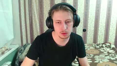 darienlarge online show from 10/12/25, 02:32