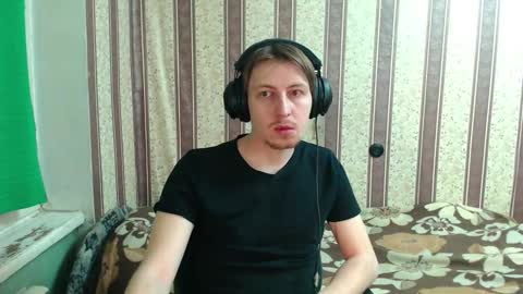 darienlarge online show from 11/30/25, 04:16