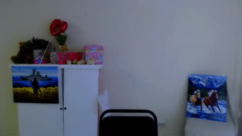 Snapshot of darina_m_ chatting on 02/19/26, 07:04 Darina online show from 02/19/26, 07:04
