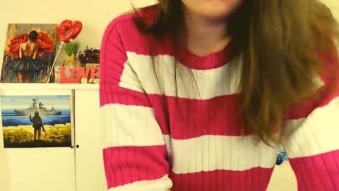 Snapshot of darina_m_ chatting on 03/04/26, 05:46 Darina online show from 03/04/26, 05:46
