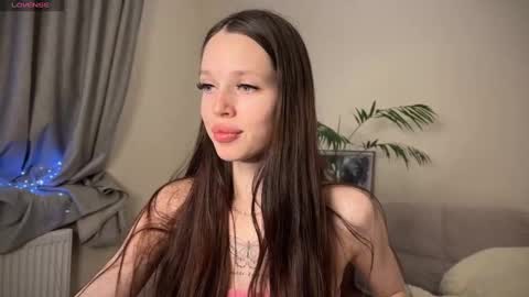 Snapshot of darina_night chatting on 02/06/25, 08:13 Darina Night online show from 02/06/25, 08:13