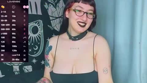 Snapshot of dario_doll_ chatting on 10/10/25, 12:20 Daria online show from 10/10/25, 12:20