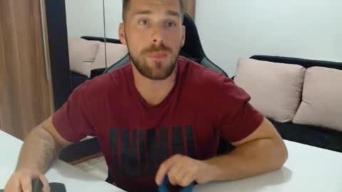 darius_94 online show from 09/14/25, 05:45