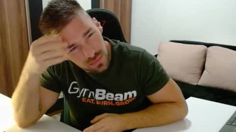 darius_94 online show from 10/05/25, 03:49