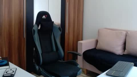 Snapshot of darius_94 chatting on 02/15/26, 07:51 darius_94 online show from 02/15/26, 07:51