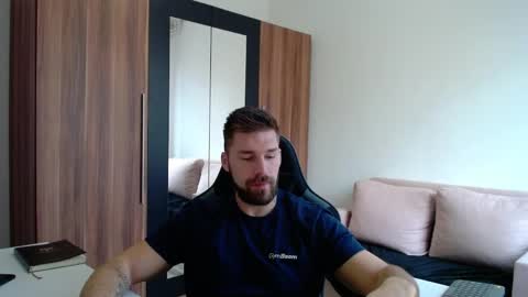 Snapshot of darius_94 chatting on 04/05/26, 04:42 darius_94 online show from 04/05/26, 04:42