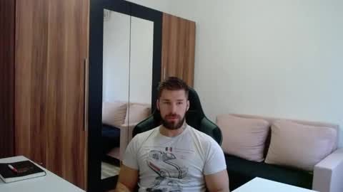 darius_94 online show from 04/13/26, 04:51