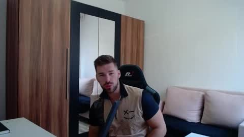 Snapshot of darius_94 chatting on 04/22/26, 04:37 darius_94 online show from 04/22/26, 04:37