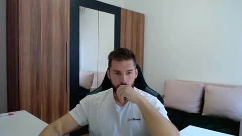 Snapshot of darius_94 chatting on 06/06/26, 04:28 darius_94 online show from 06/06/26, 04:28