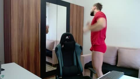 Snapshot of darius_94 chatting on 06/10/26, 04:45 darius_94 online show from 06/10/26, 04:45