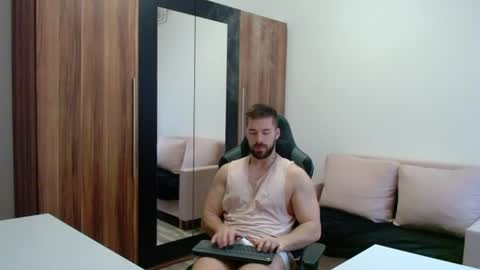 Snapshot of darius_94 chatting on 06/11/26, 04:10 darius_94 online show from 06/11/26, 04:10