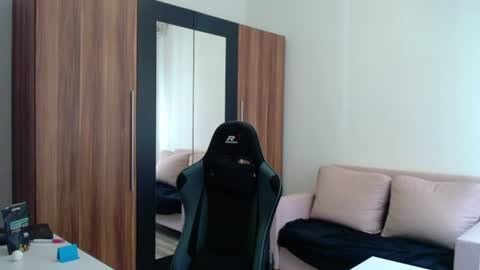 darius_94 online show from 07/20/26, 08:50