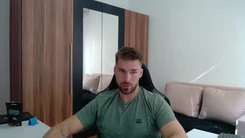 darius_94 online show from 07/23/26, 06:22