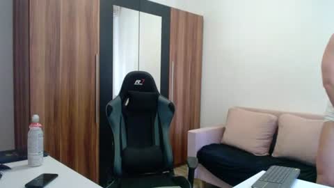 darius_94 online show from 07/28/26, 12:48