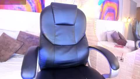 Dark online show from 06/12/26, 03:38