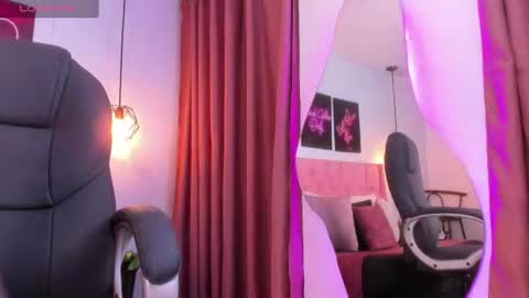 Dark online show from 07/28/26, 02:46