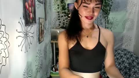 Snapshot of dark_angelxxx94 chatting on 02/25/25, 11:33 yushico online show from 02/25/25, 11:33