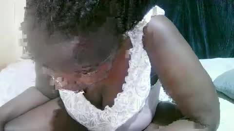 dark_anggel online show from 10/03/25, 06:21