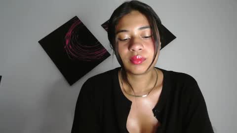 Sofia online show from 11/05/25, 10:43