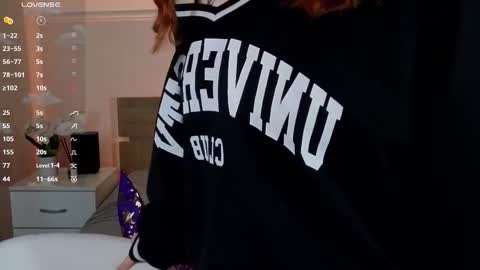 Snapshot of dark_lola_ chatting on 12/01/25, 03:00 Lola online show from 12/01/25, 03:00