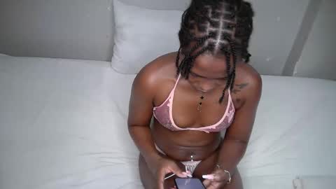 Snapshot of dark_lovly chatting on 11/10/25, 07:40 dark_lovly online show from 11/10/25, 07:40