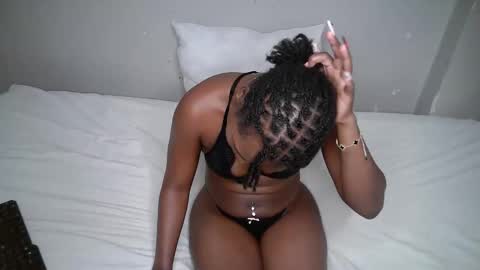 Snapshot of dark_lovly chatting on 11/10/25, 08:41 dark_lovly online show from 11/10/25, 08:41